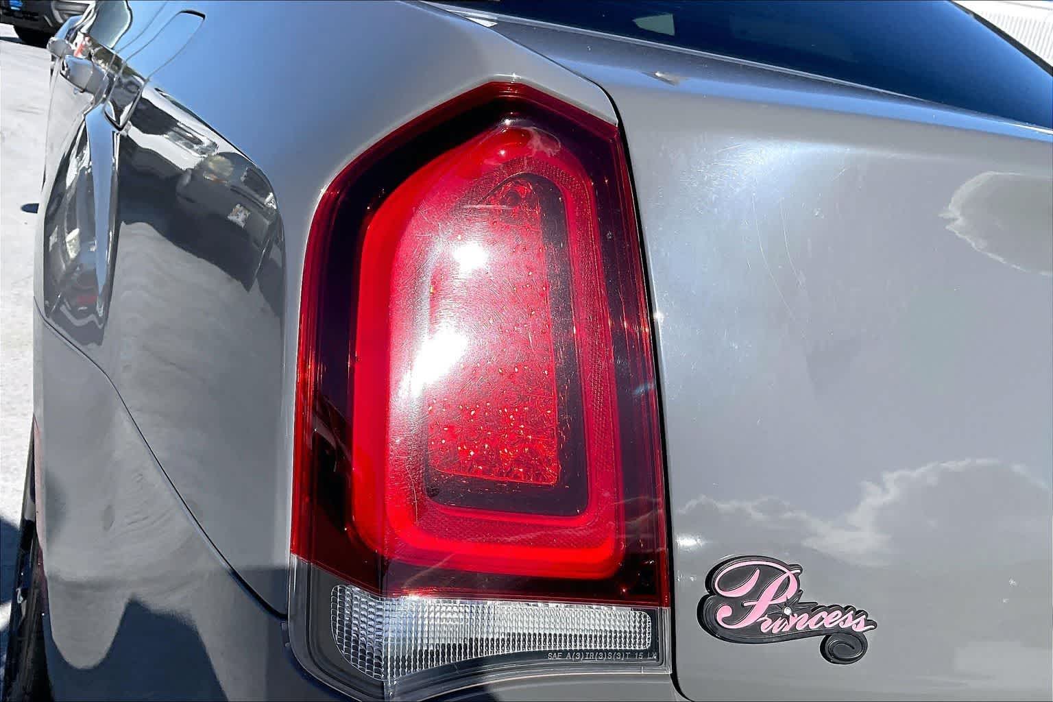 Thumbnail: 2019 Chrysler 300 - 32