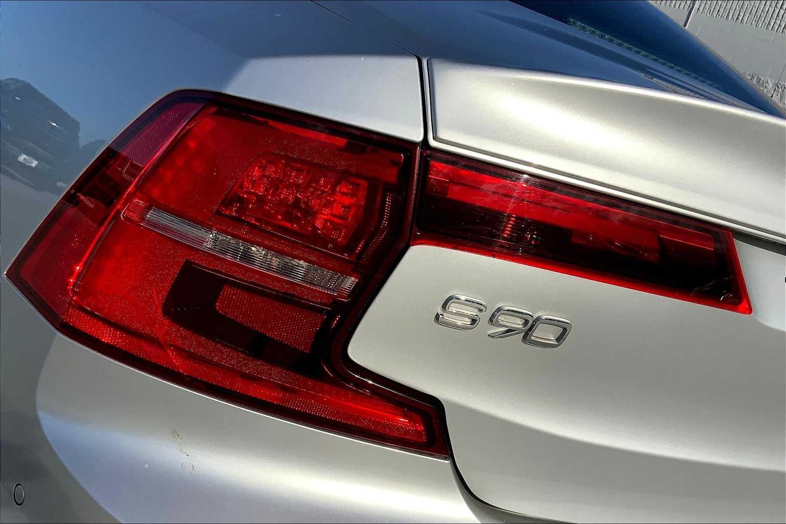 Thumbnail: 2017 Volvo S90 - 32