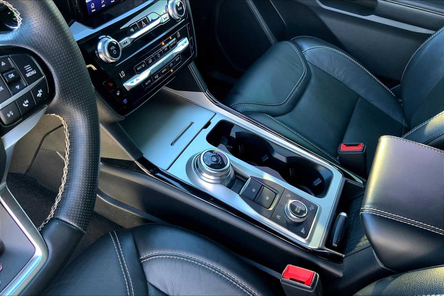 Thumbnail: 2021 Ford Explorer - 16