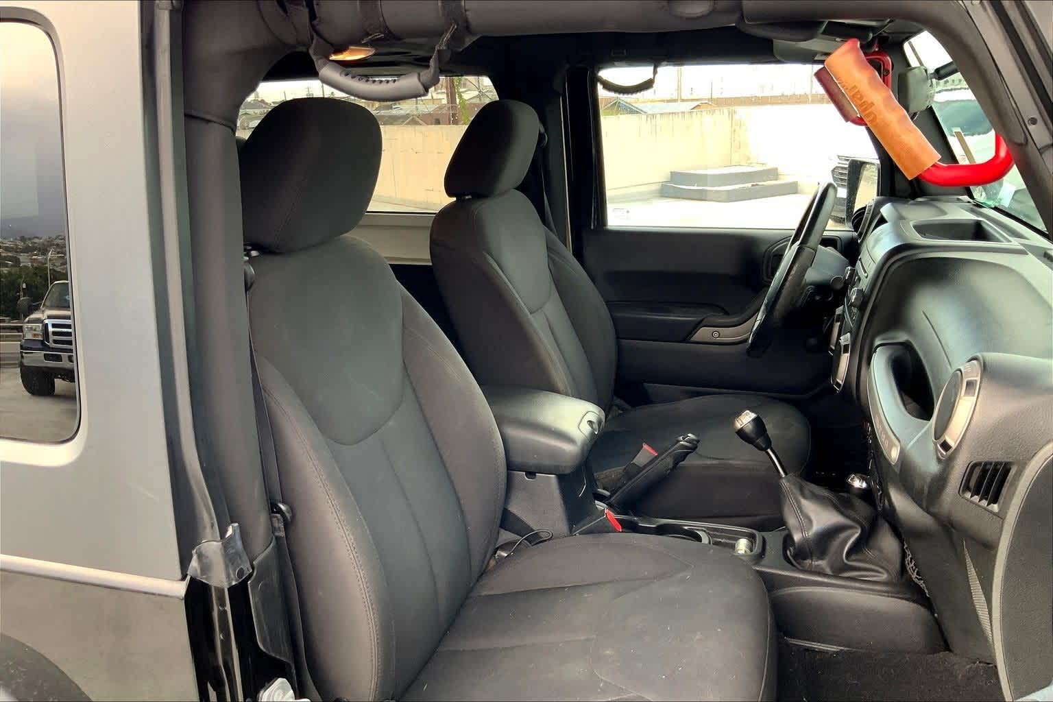 Thumbnail: 2015 Jeep Wrangler - 13