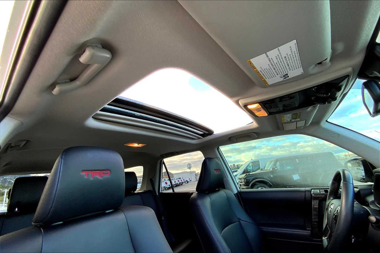 Thumbnail: 2022 Toyota 4Runner - 30