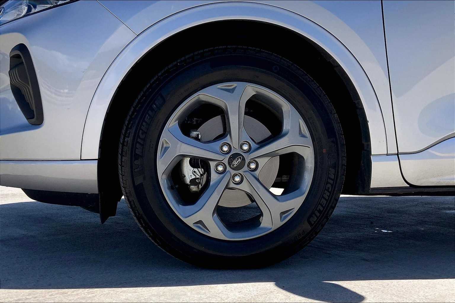 Thumbnail: 2023 Ford Escape - 8