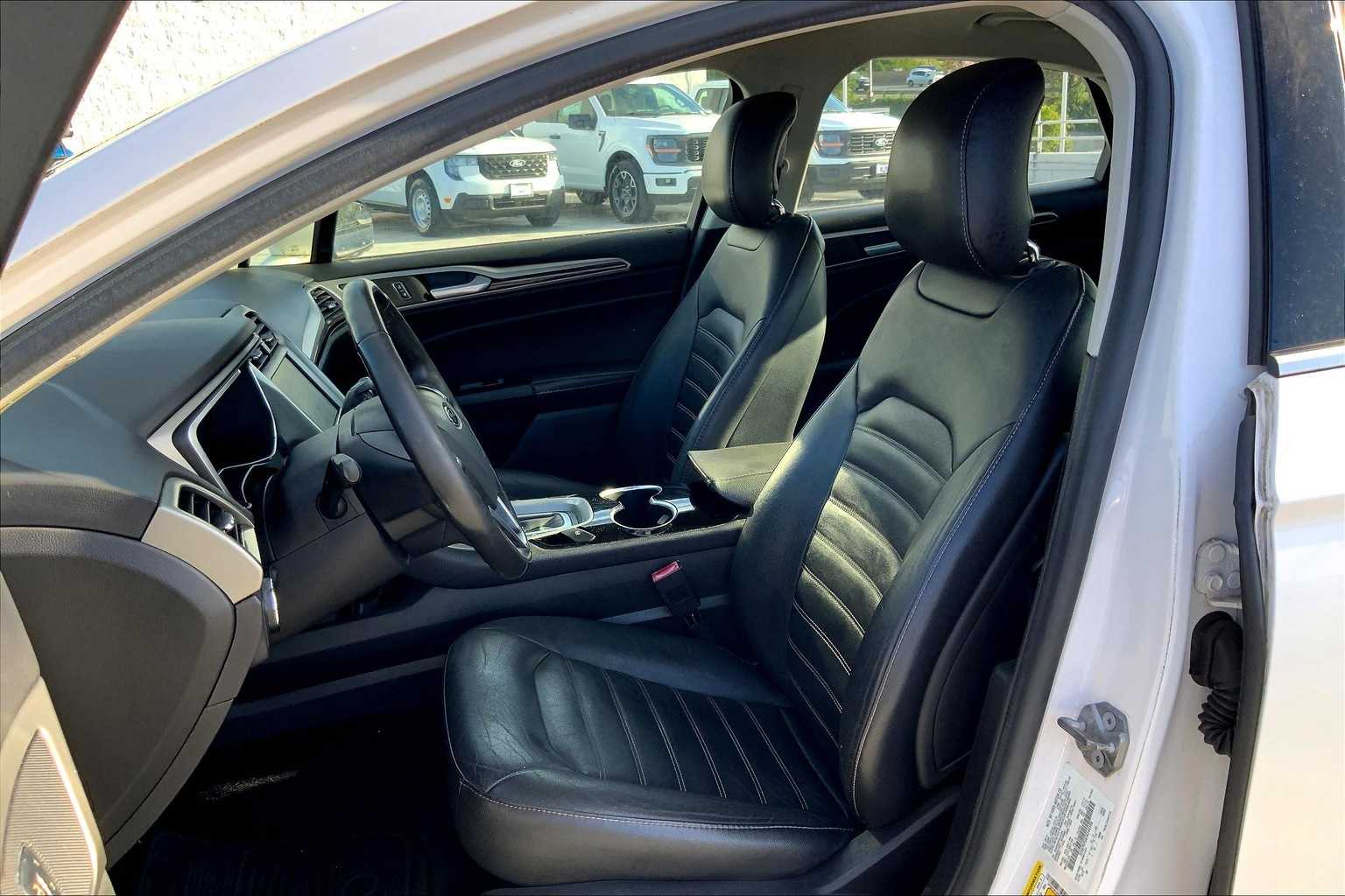 Thumbnail: 2015 Ford Fusion - 11
