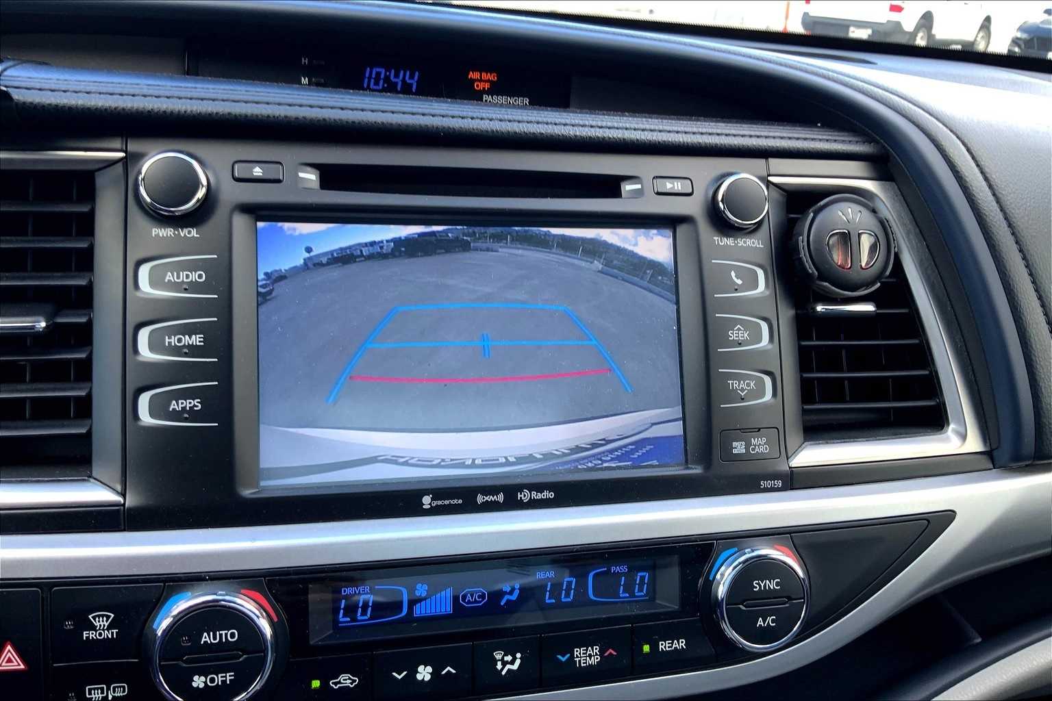 Thumbnail: 2016 Toyota Highlander - 26