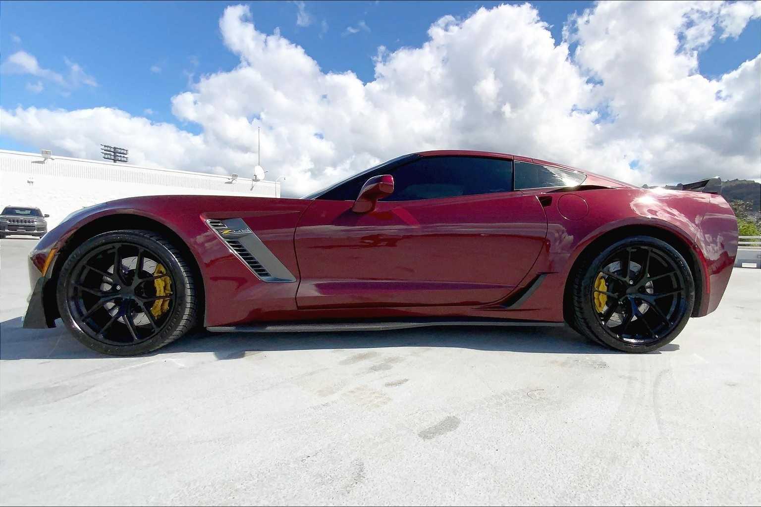 Thumbnail: 2017 Chevrolet Corvette - 3