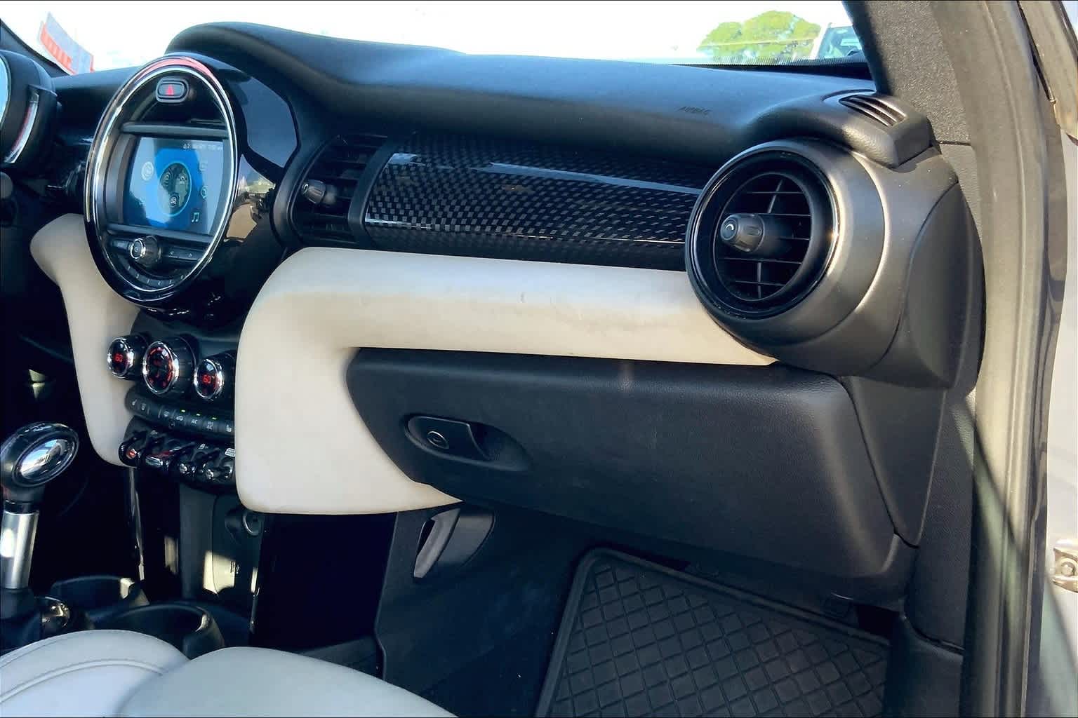 Thumbnail: 2019 MINI Cooper Convertible - 22