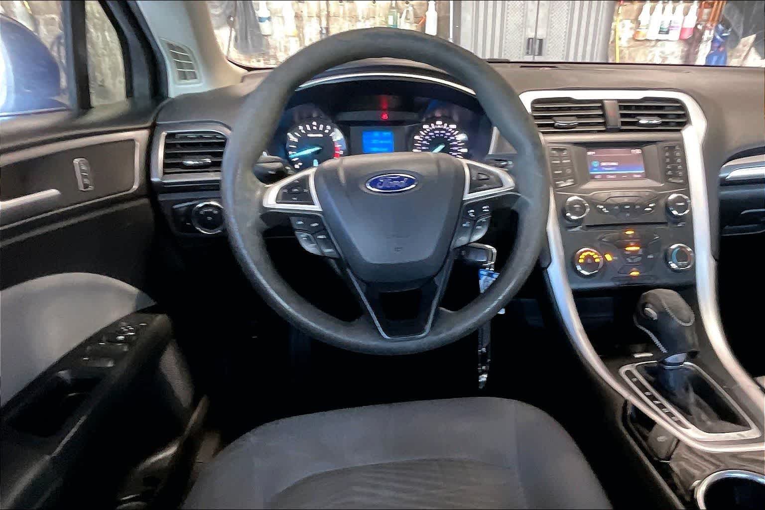 Thumbnail: 2016 Ford Fusion - 13