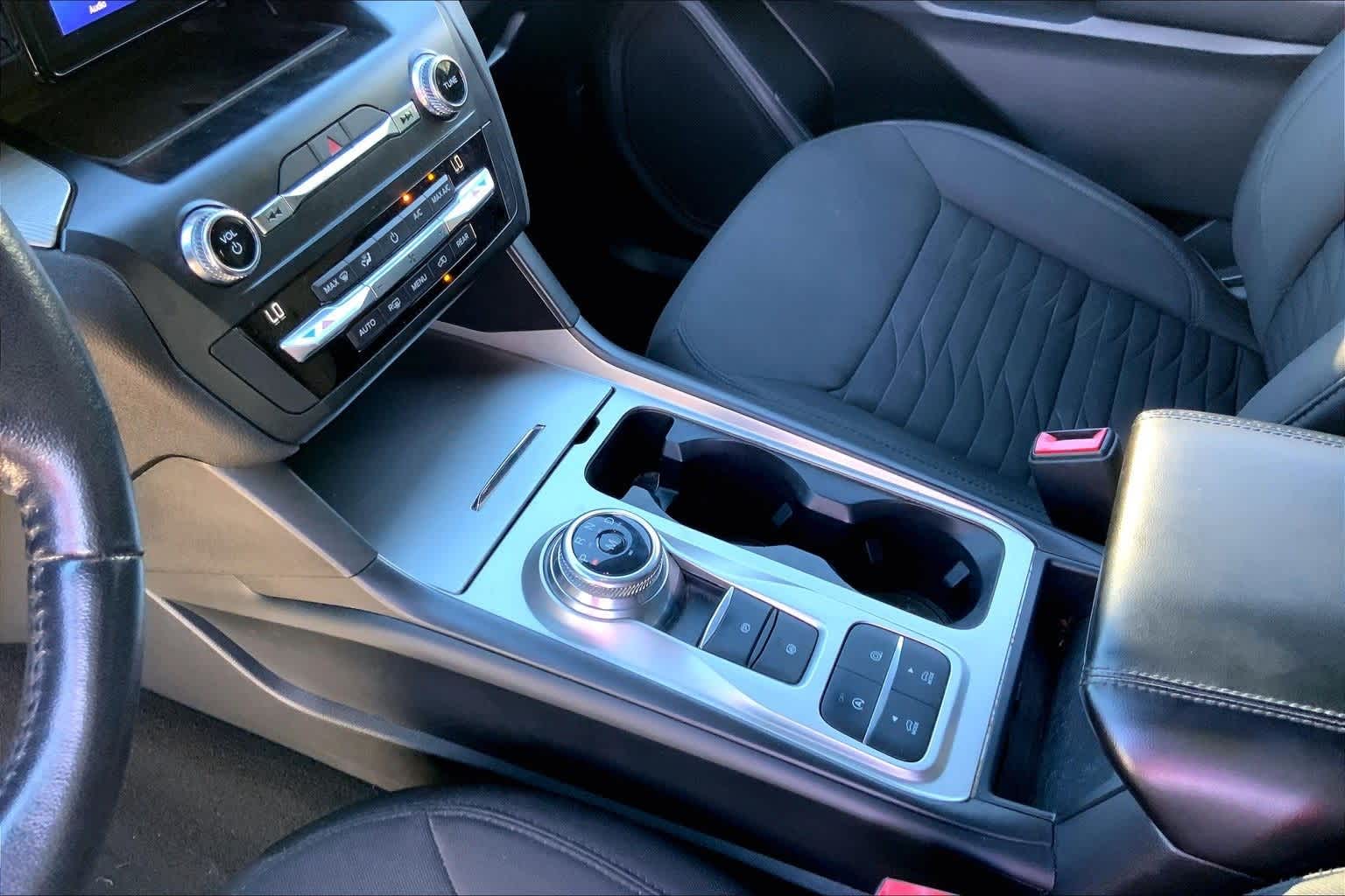 Thumbnail: 2020 Ford Explorer - 16