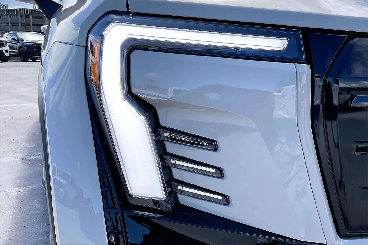 Thumbnail: 2026 GMC Sierra EV - 31