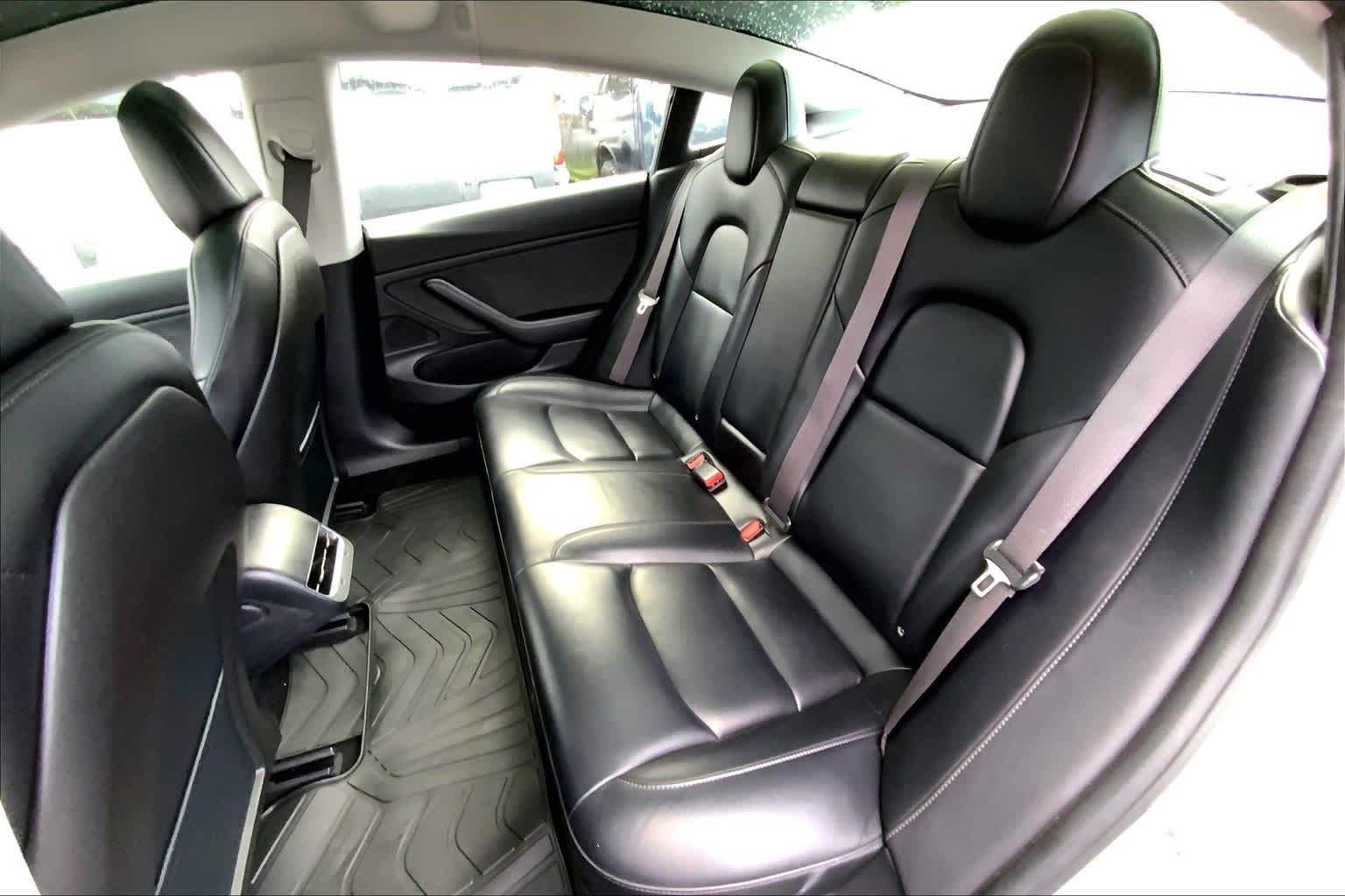 Thumbnail: 2018 Tesla Model 3 - 29