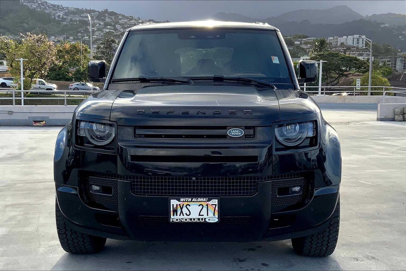 Thumbnail: 2023 Land Rover Defender - 6