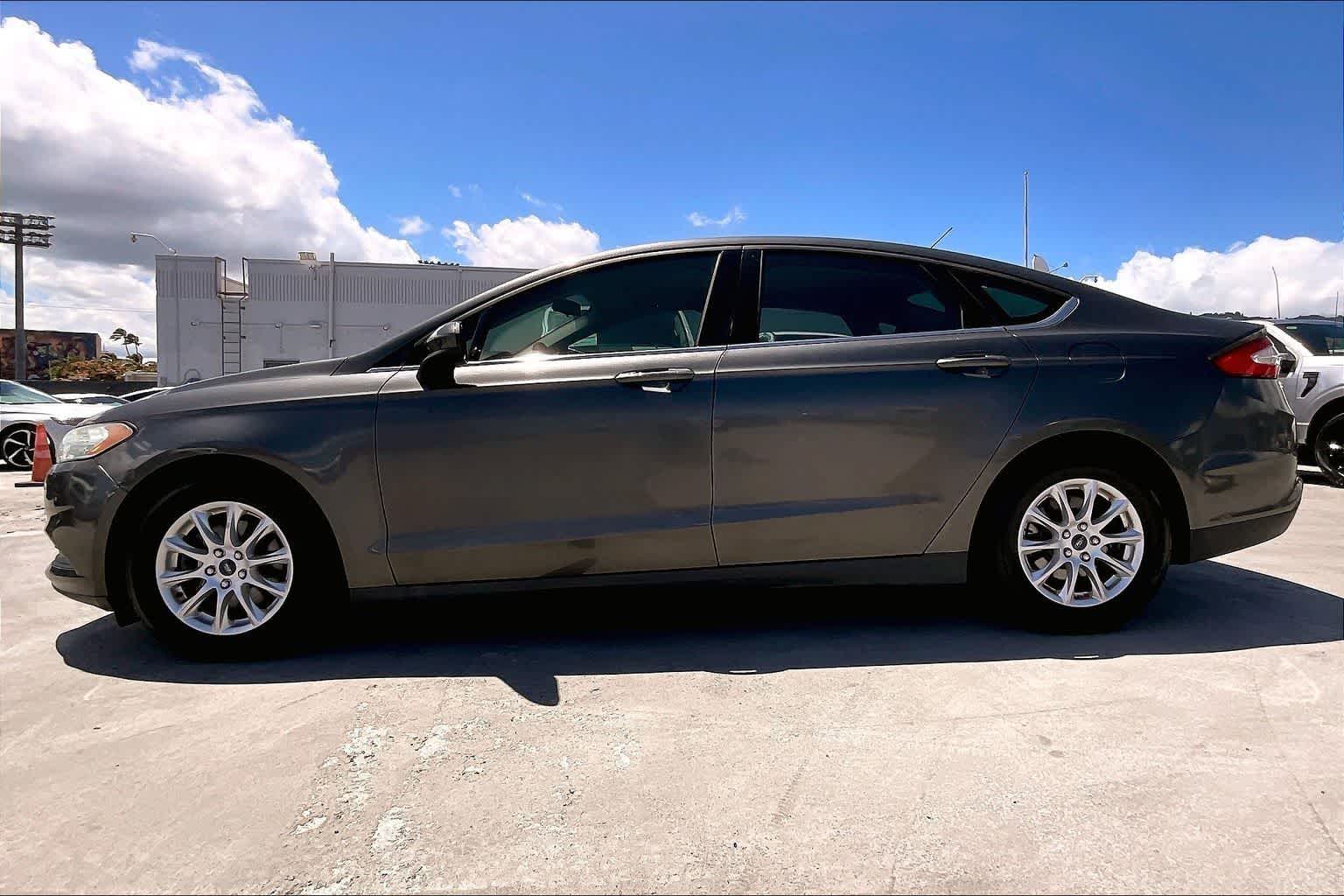 Thumbnail: 2016 Ford Fusion - 2