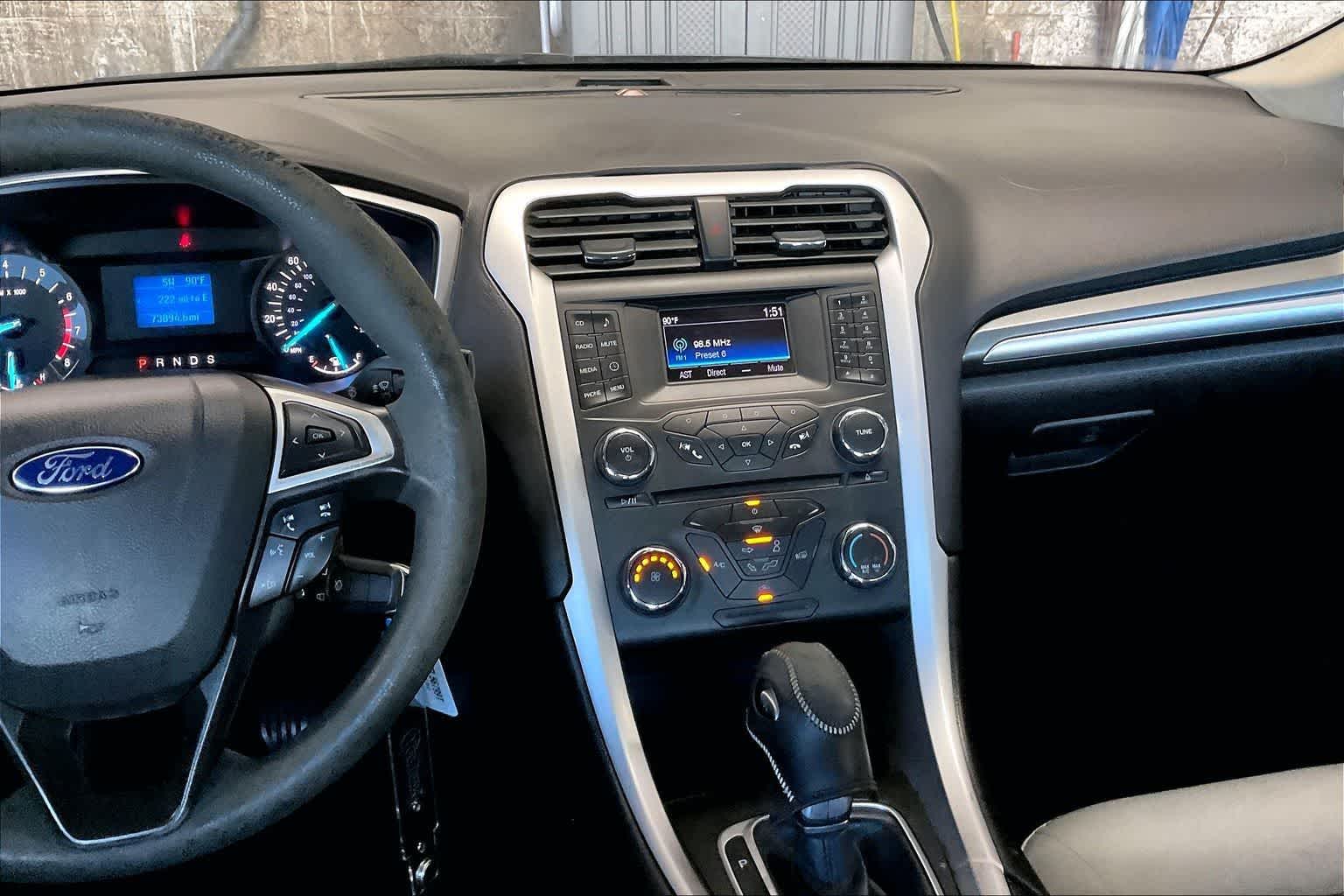 Thumbnail: 2016 Ford Fusion - 14