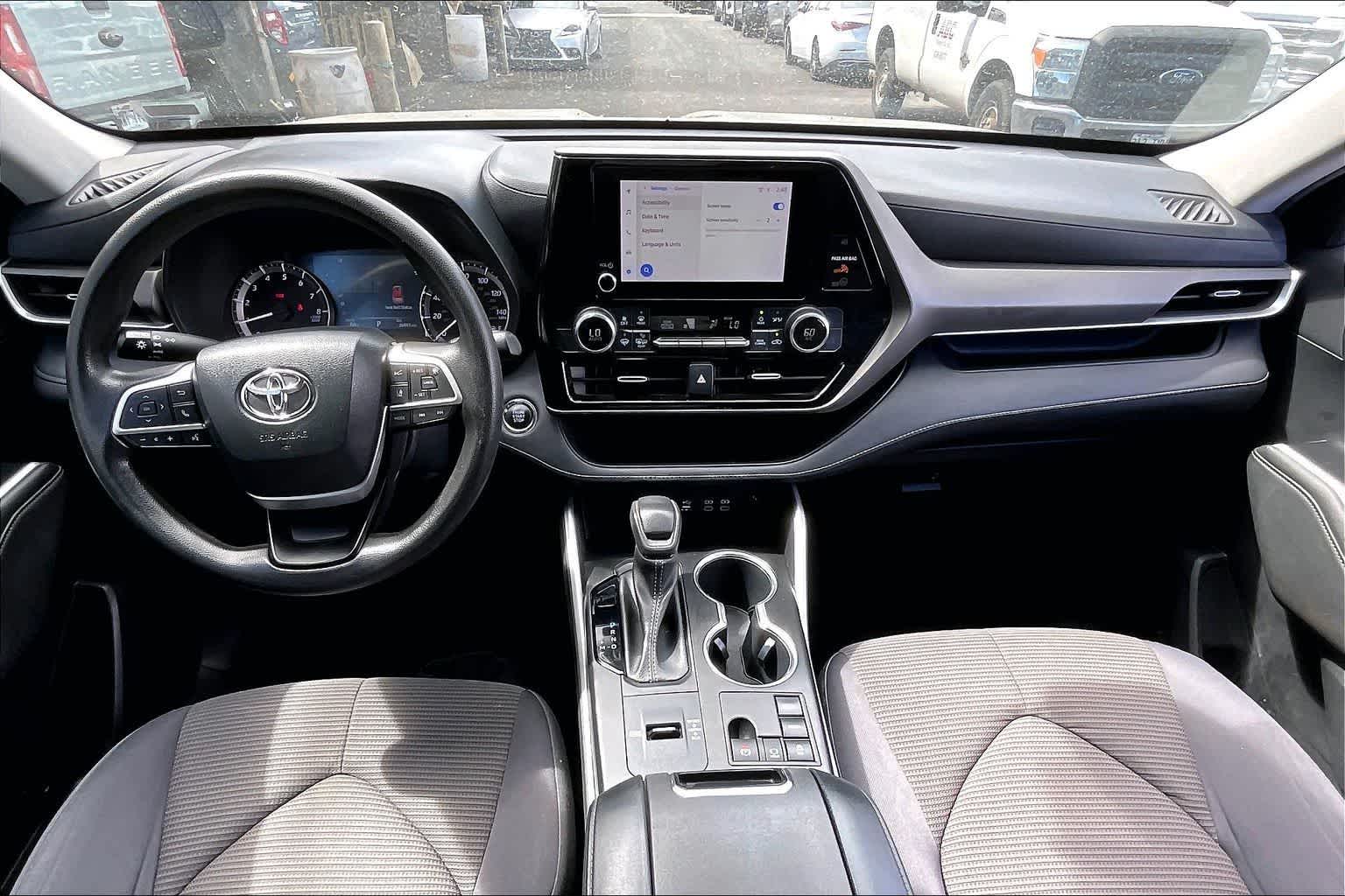Thumbnail: 2023 Toyota Highlander - 10