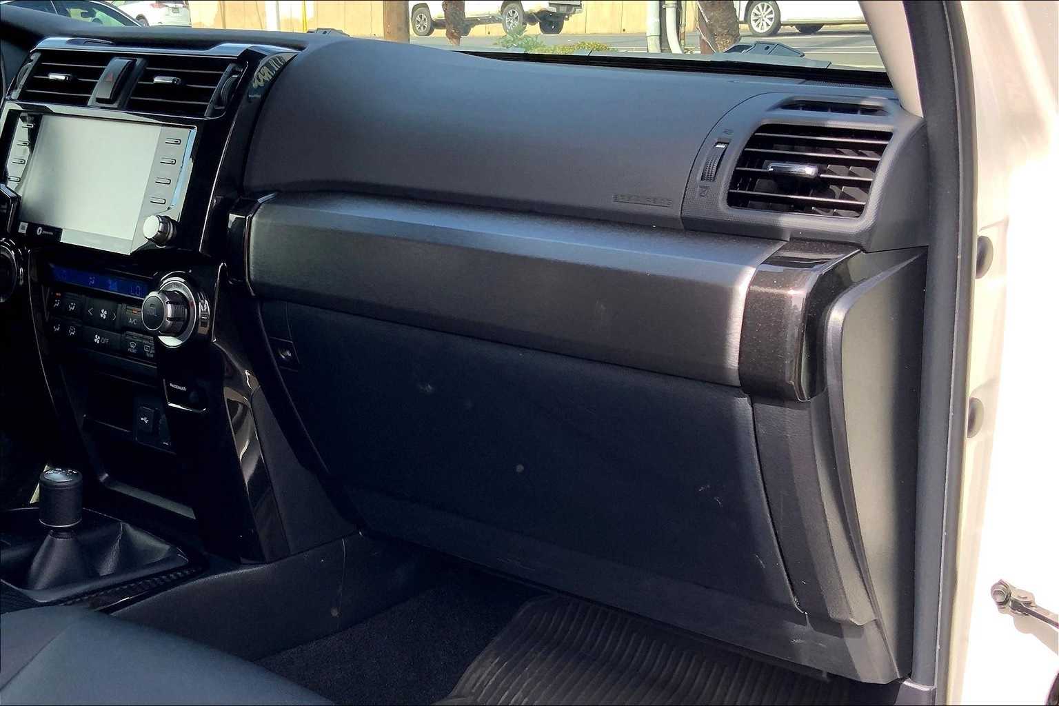 Thumbnail: 2022 Toyota 4Runner - 23