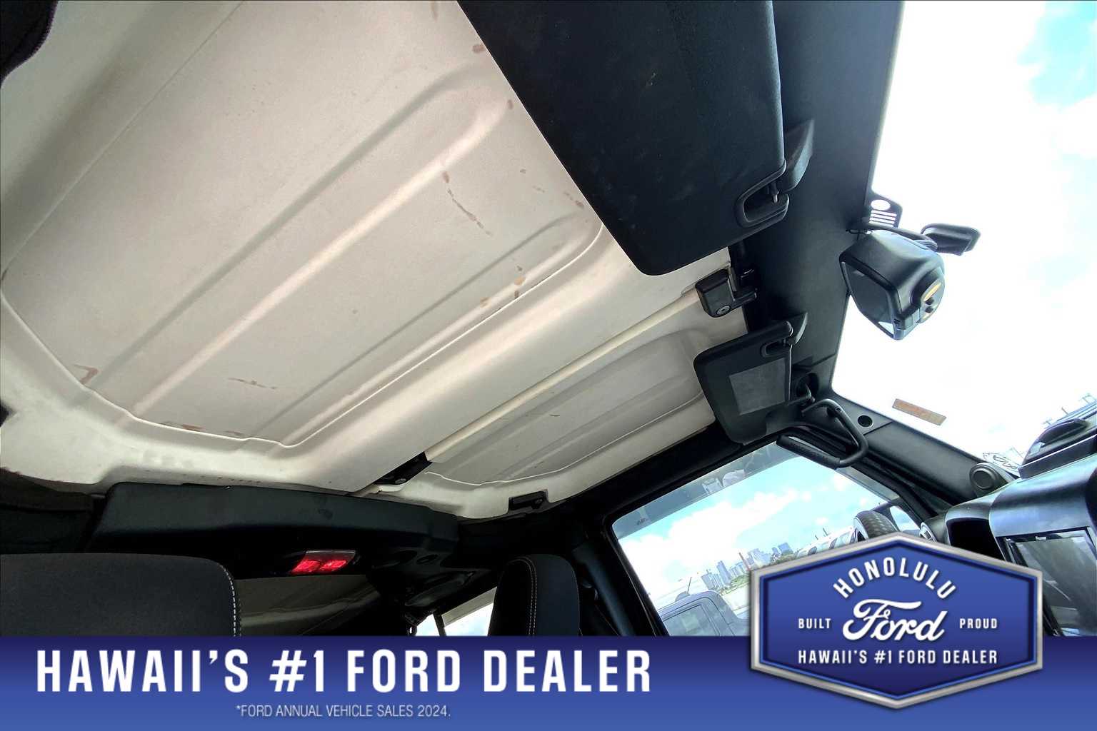 2013 Jeep Wrangler Unlimited Sahara 30