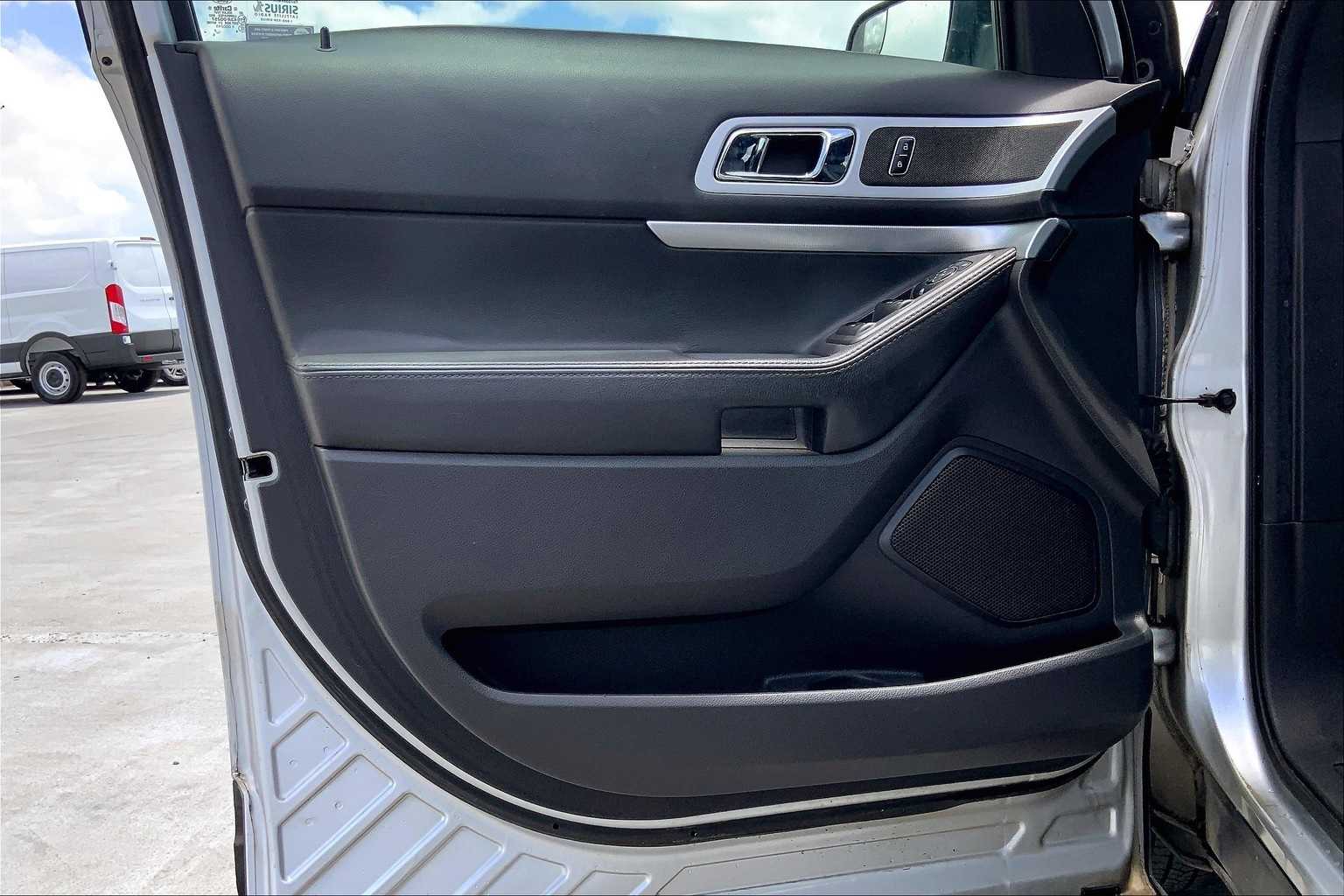 Thumbnail: 2015 Ford Explorer - 27