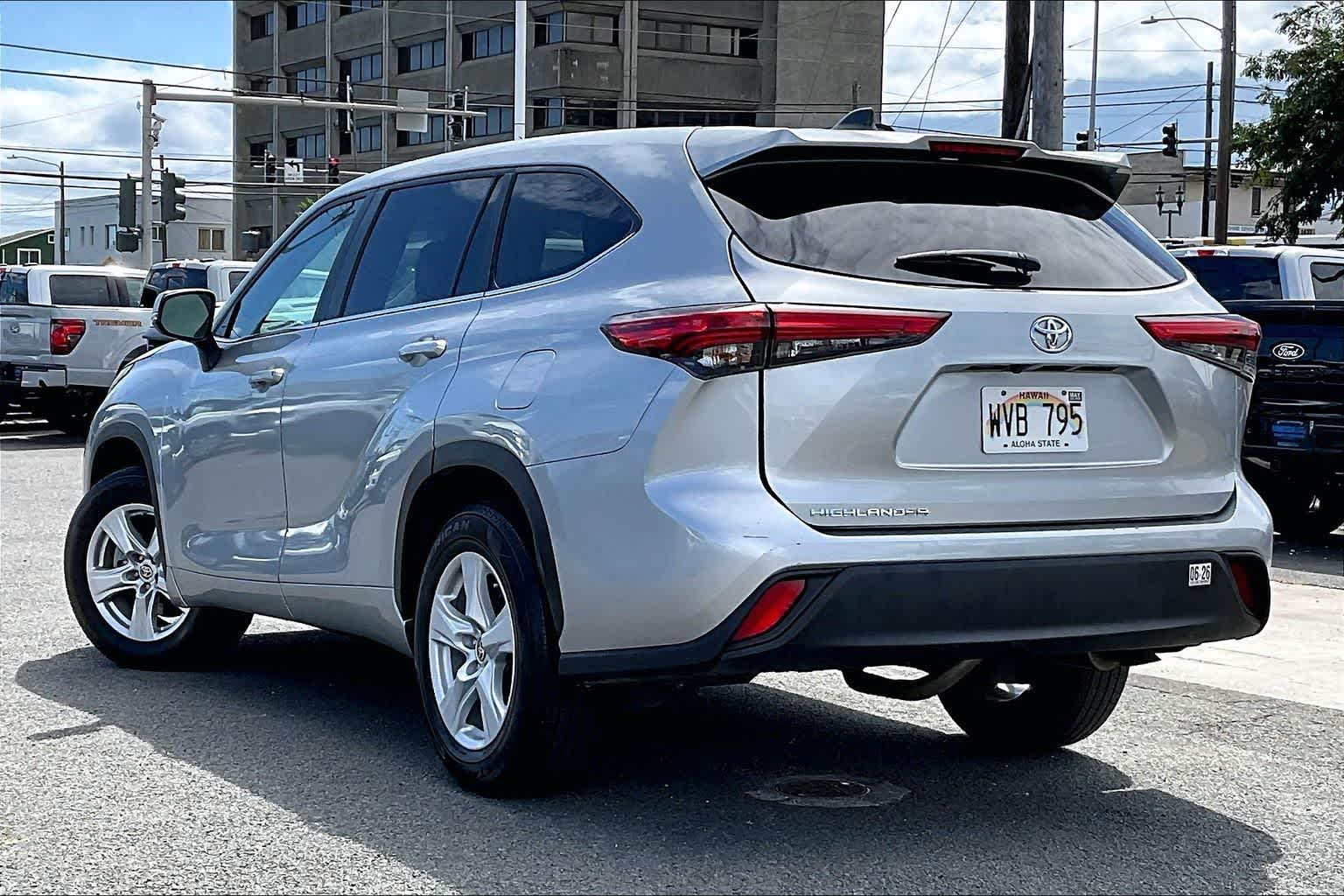 Thumbnail: 2023 Toyota Highlander - 4