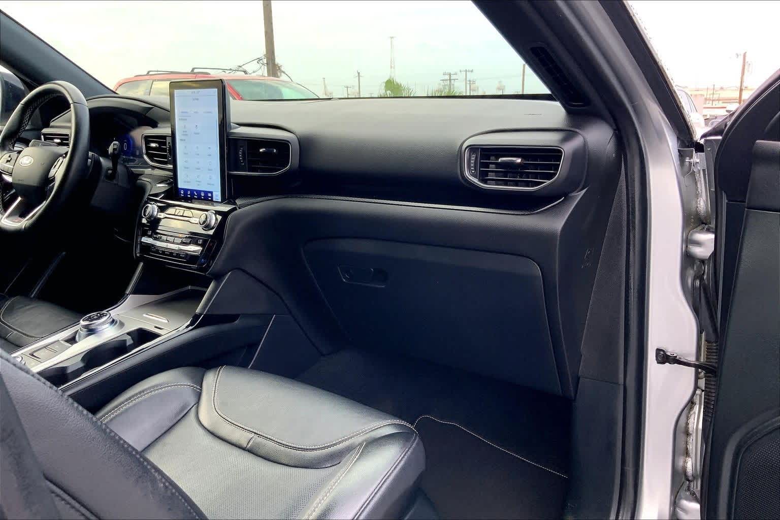 Thumbnail: 2021 Ford Explorer - 23