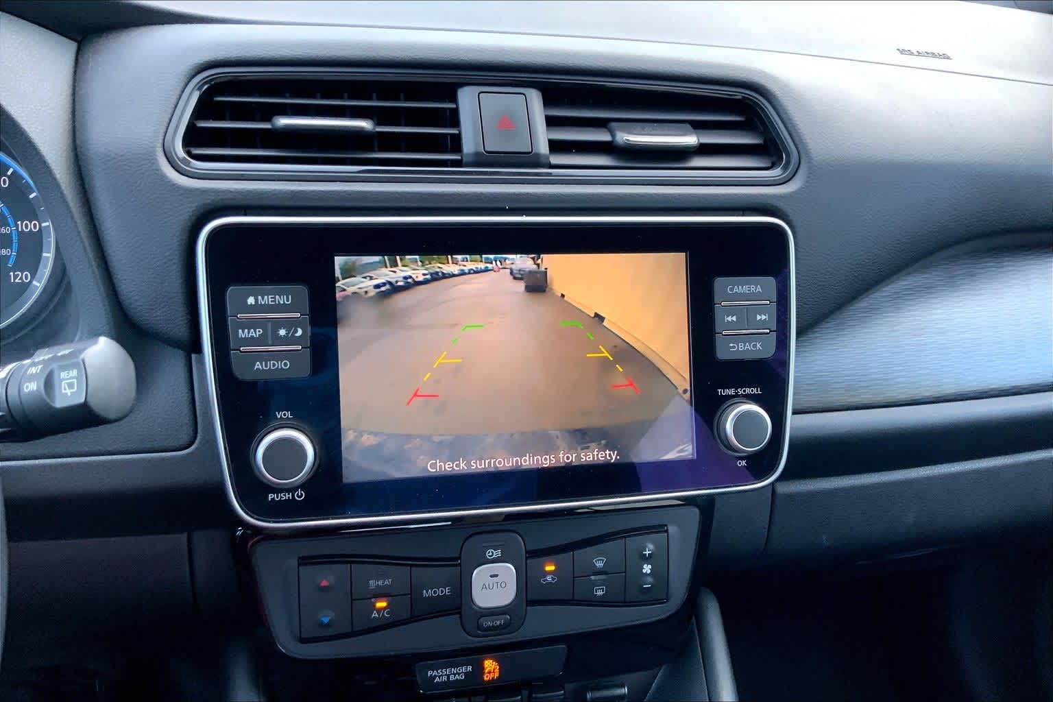 Thumbnail: 2022 Nissan Leaf - 26