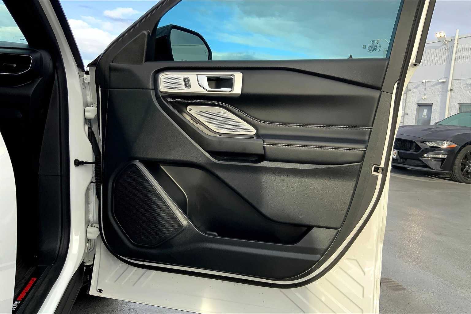 Thumbnail: 2020 Ford Explorer - 28