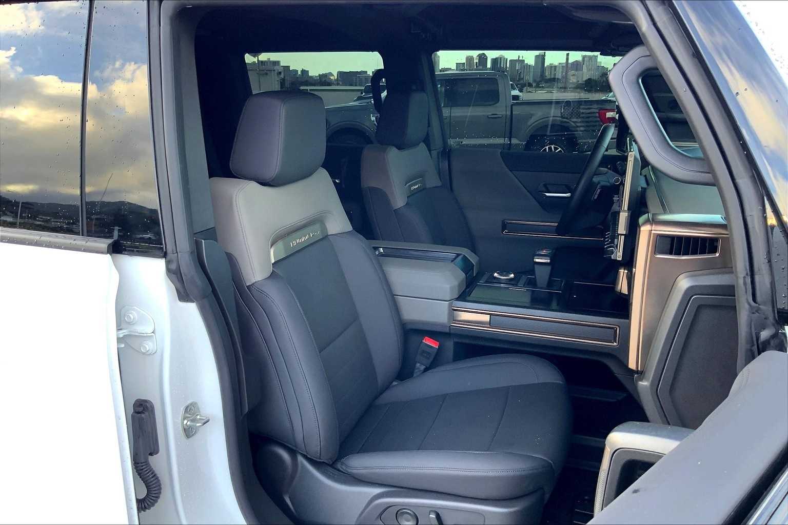 Thumbnail: 2025 GMC Hummer EV - 13