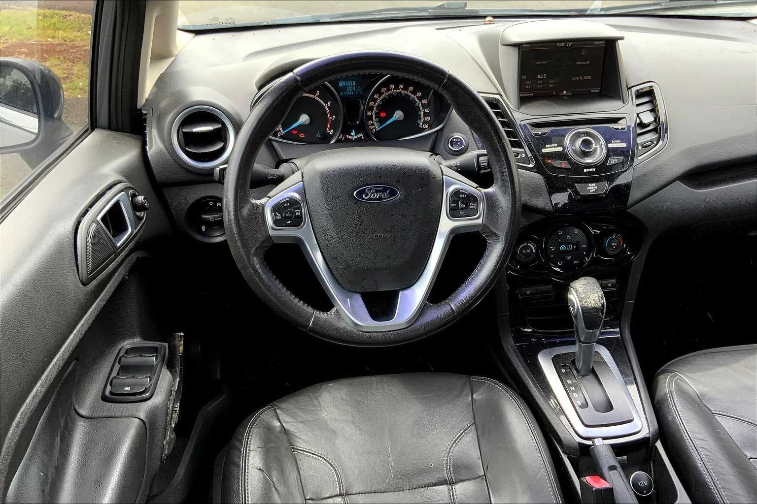 Thumbnail: 2014 Ford Fiesta - 14