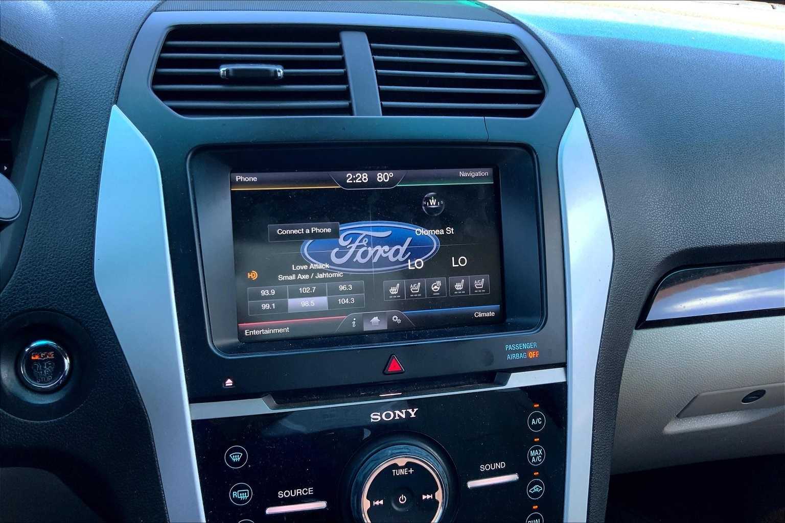 Thumbnail: 2014 Ford Explorer - 26