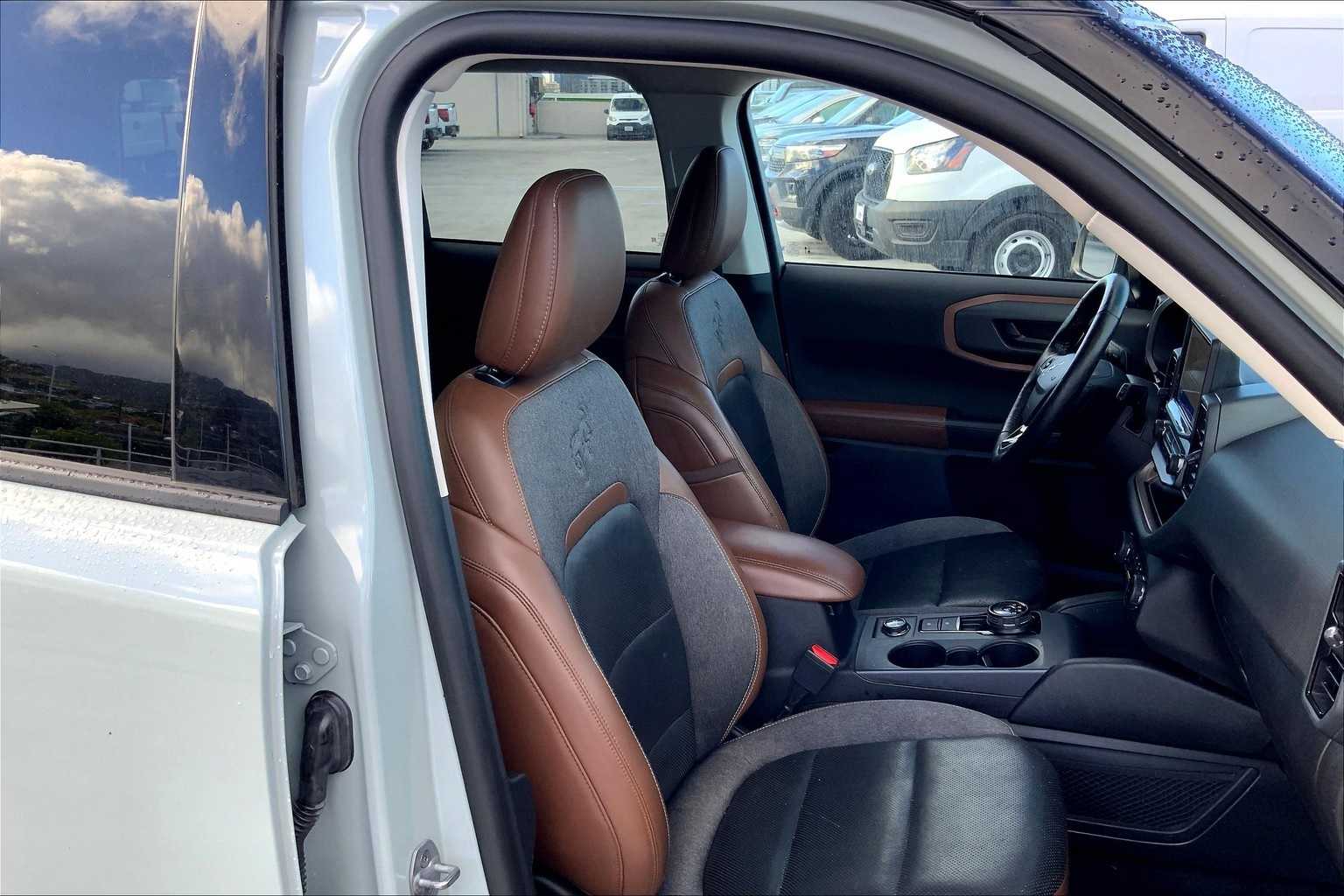 Thumbnail: 2022 Ford Bronco Sport - 13