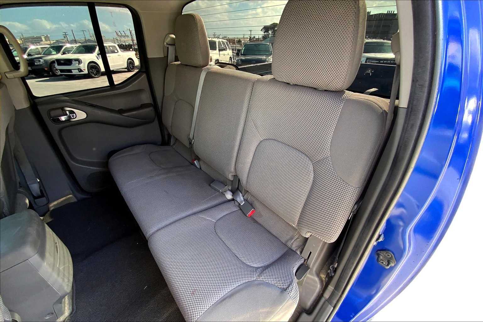 Thumbnail: 2012 Nissan Frontier - 29