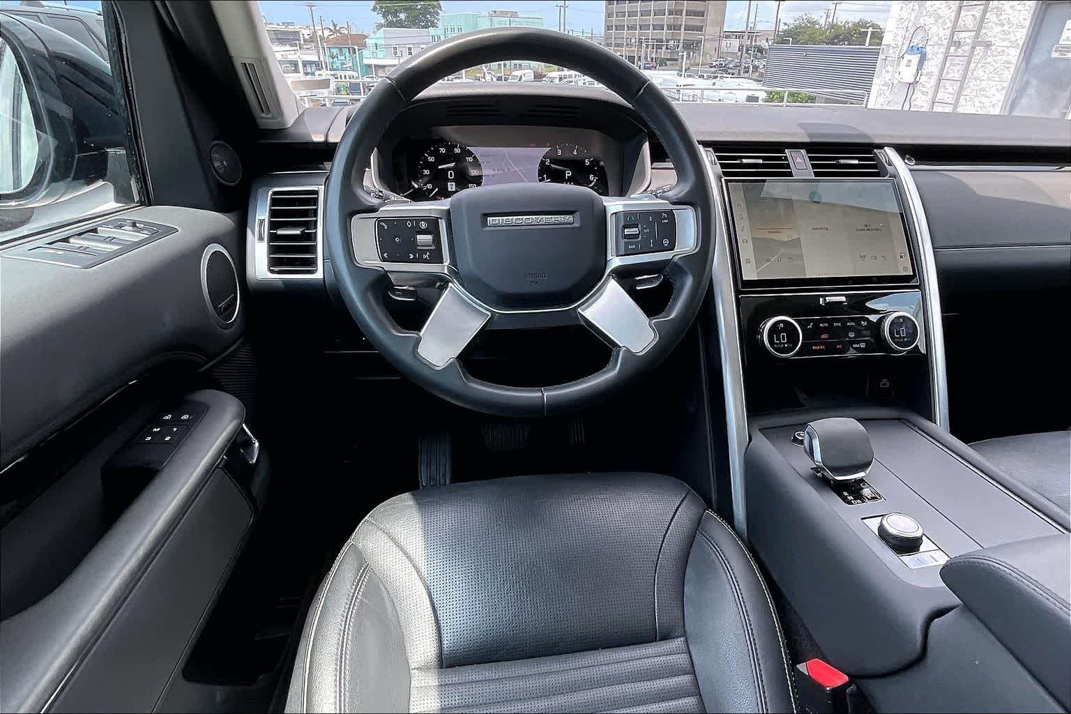 Thumbnail: 2024 Land Rover Discovery - 14