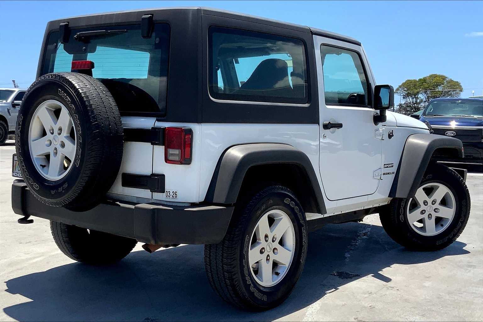 Thumbnail: 2017 Jeep Wrangler - 22