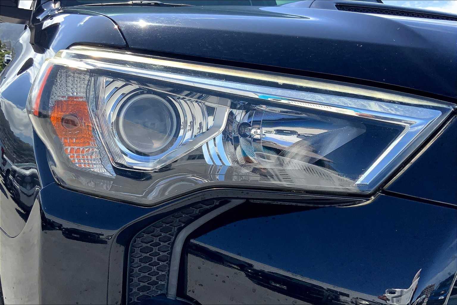 Thumbnail: 2018 Toyota 4Runner - 31