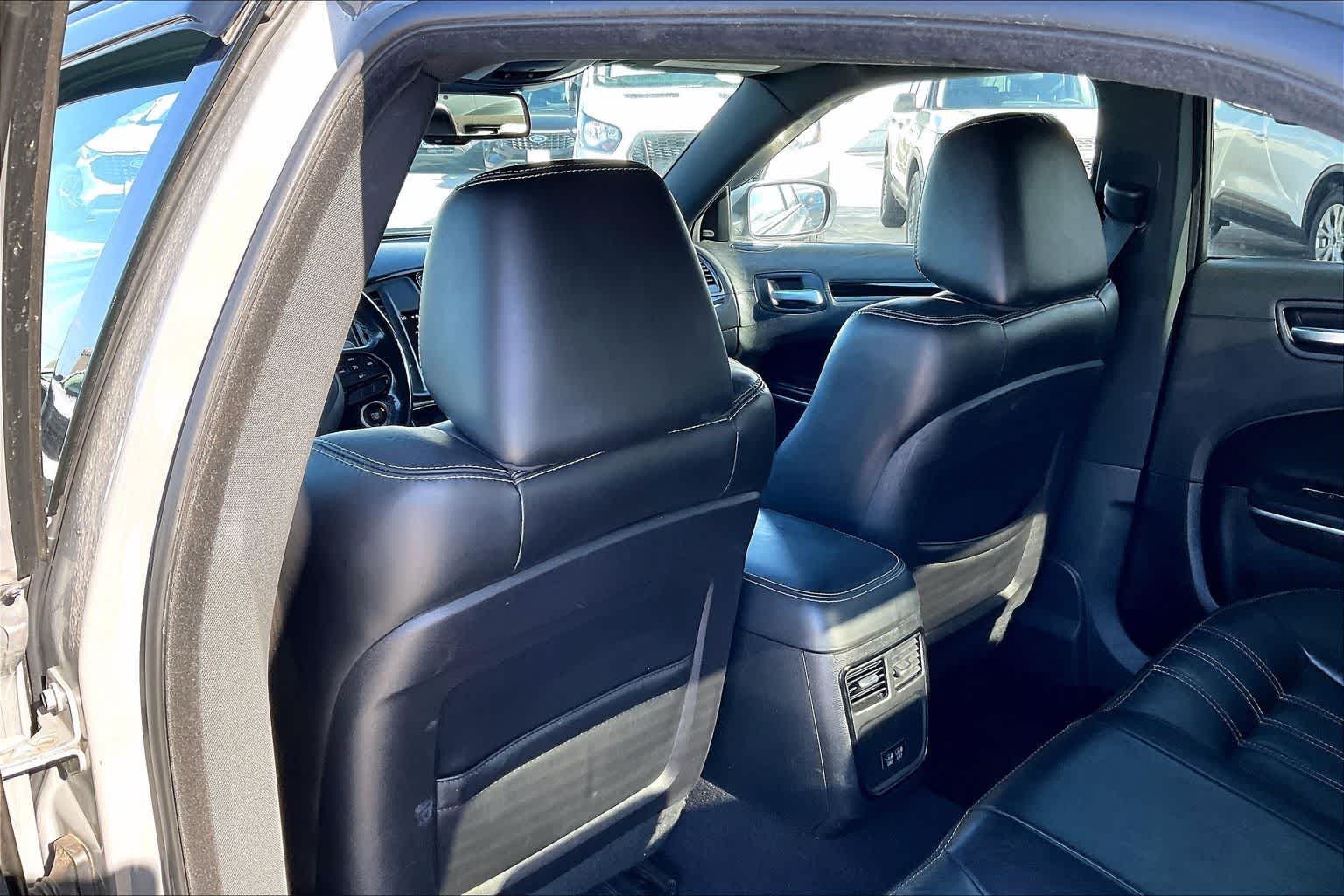 Thumbnail: 2019 Chrysler 300 - 12