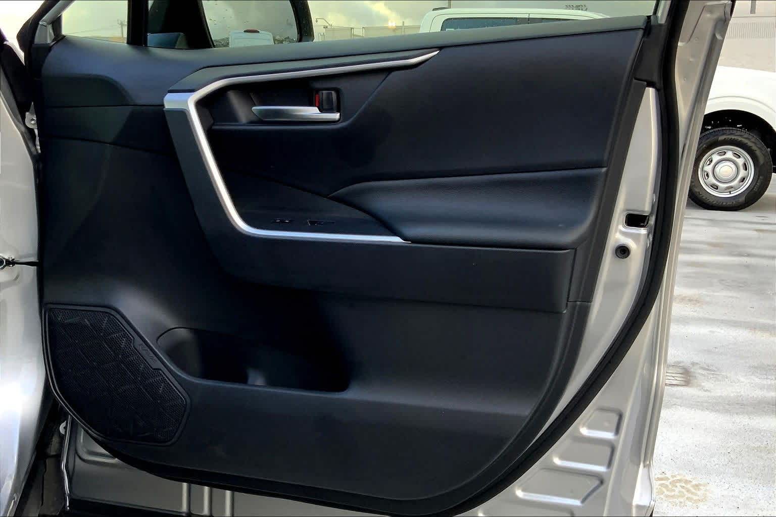 Thumbnail: 2025 Toyota RAV4 - 28