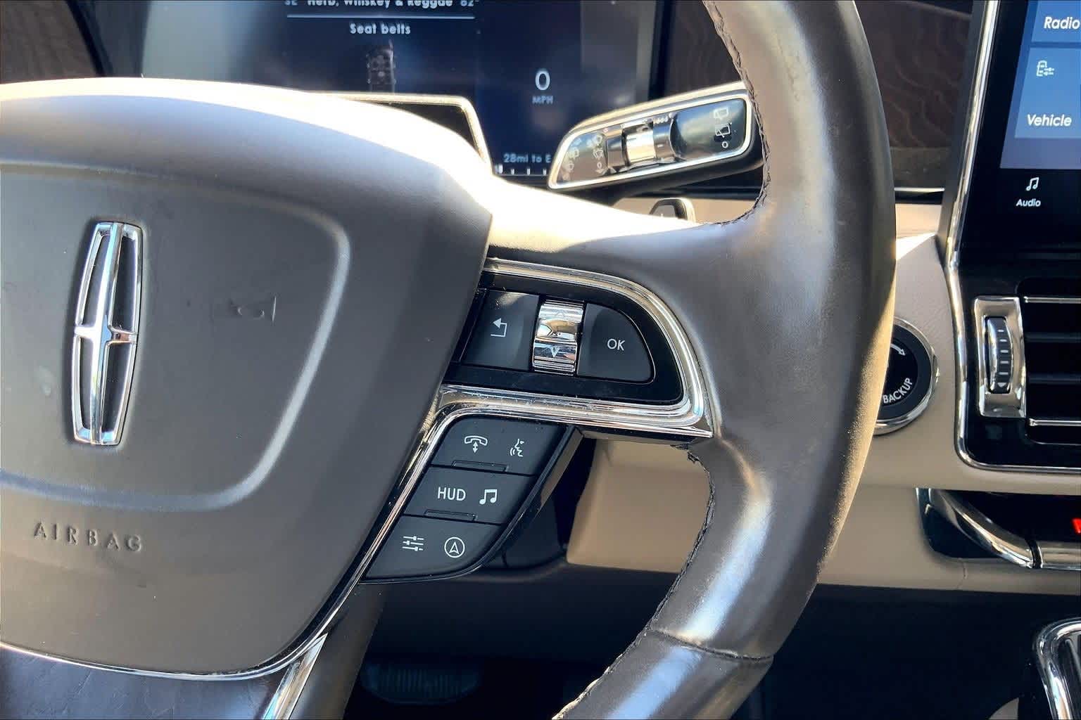 Thumbnail: 2022 Lincoln Navigator - 25