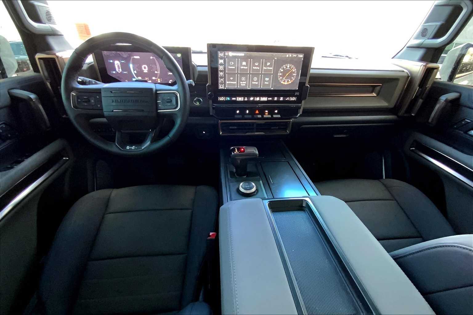 Thumbnail: 2025 GMC Hummer EV - 10
