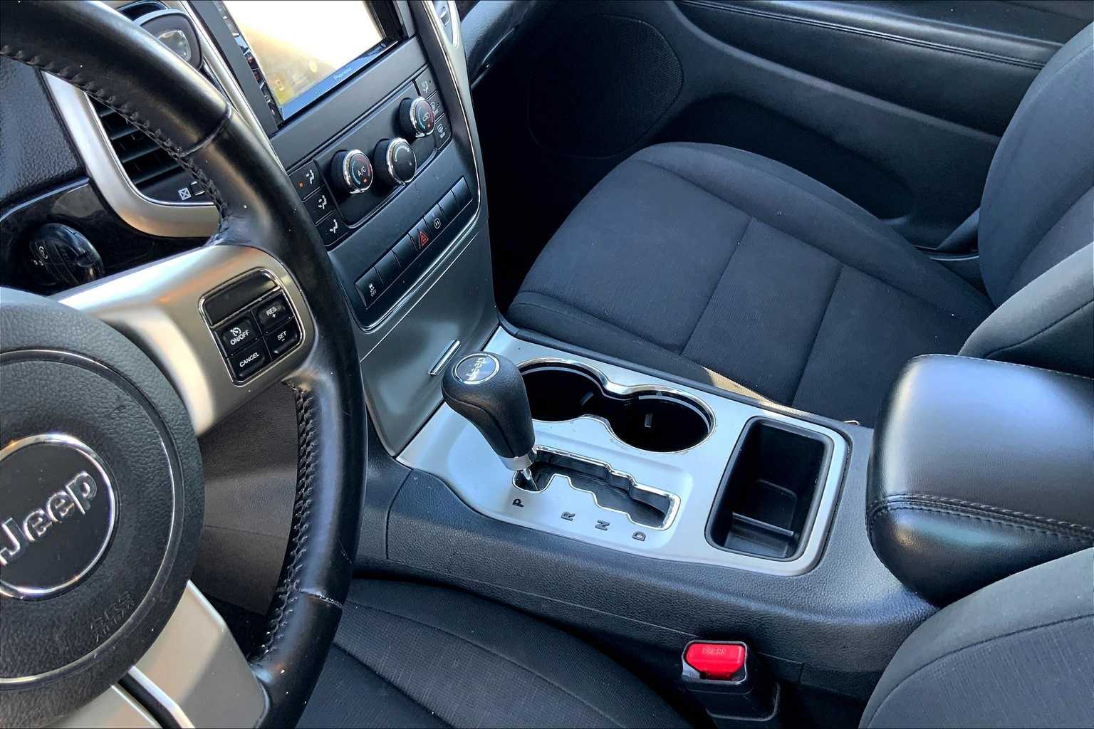 Thumbnail: 2012 Jeep Grand Cherokee - 16