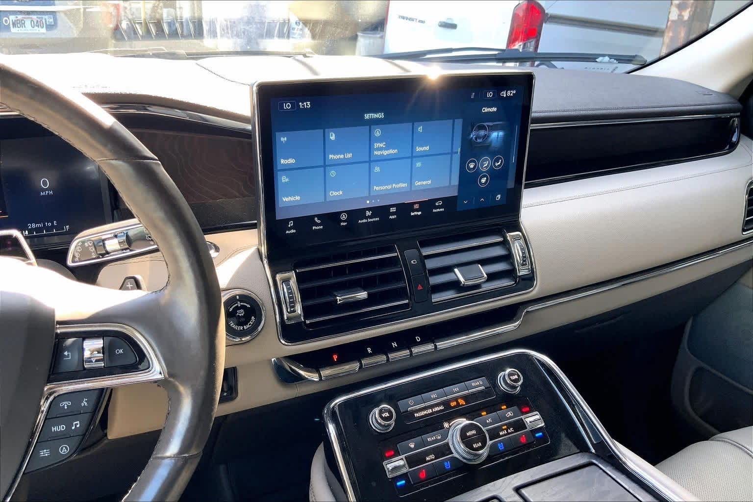 Thumbnail: 2022 Lincoln Navigator - 15