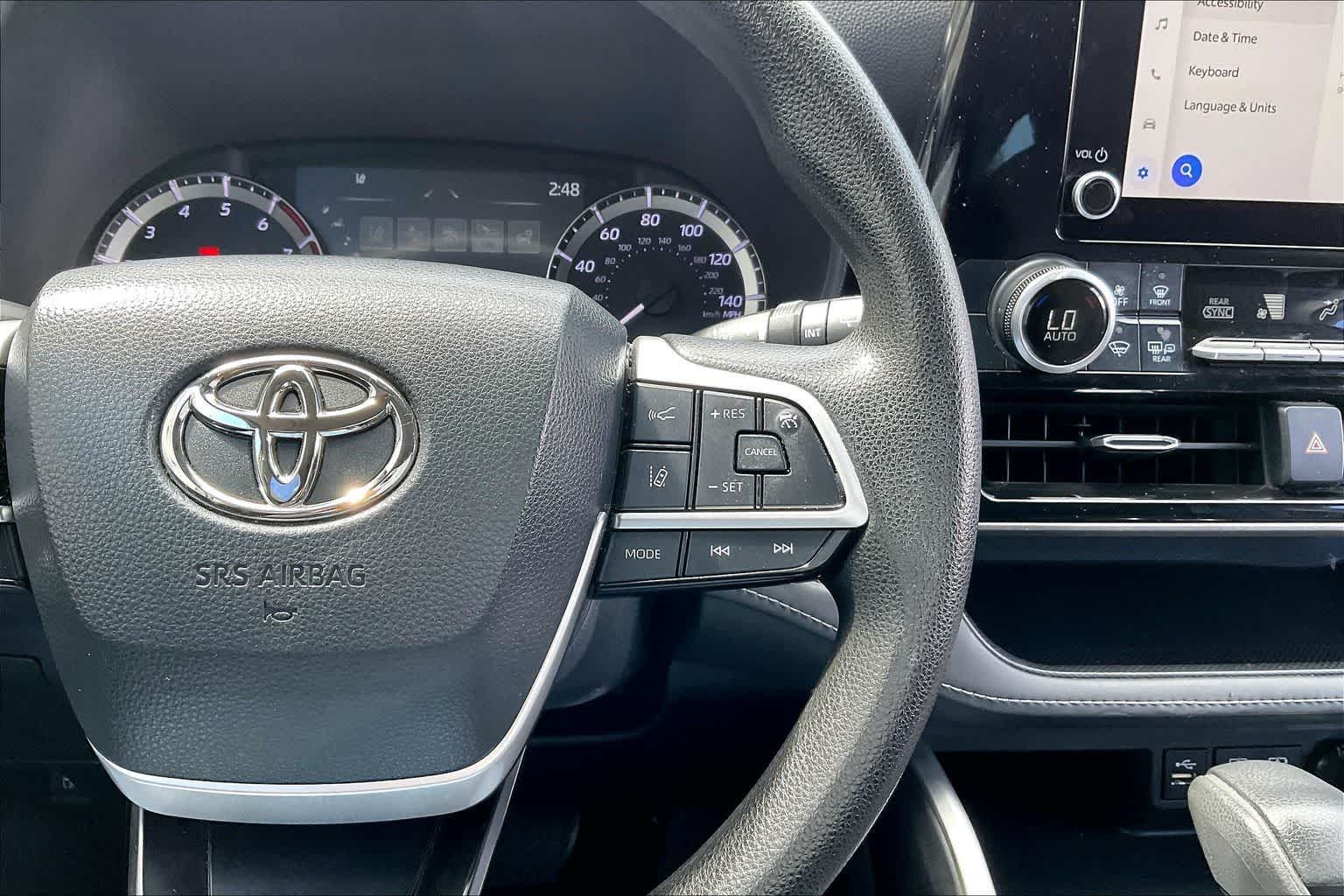 Thumbnail: 2023 Toyota Highlander - 25