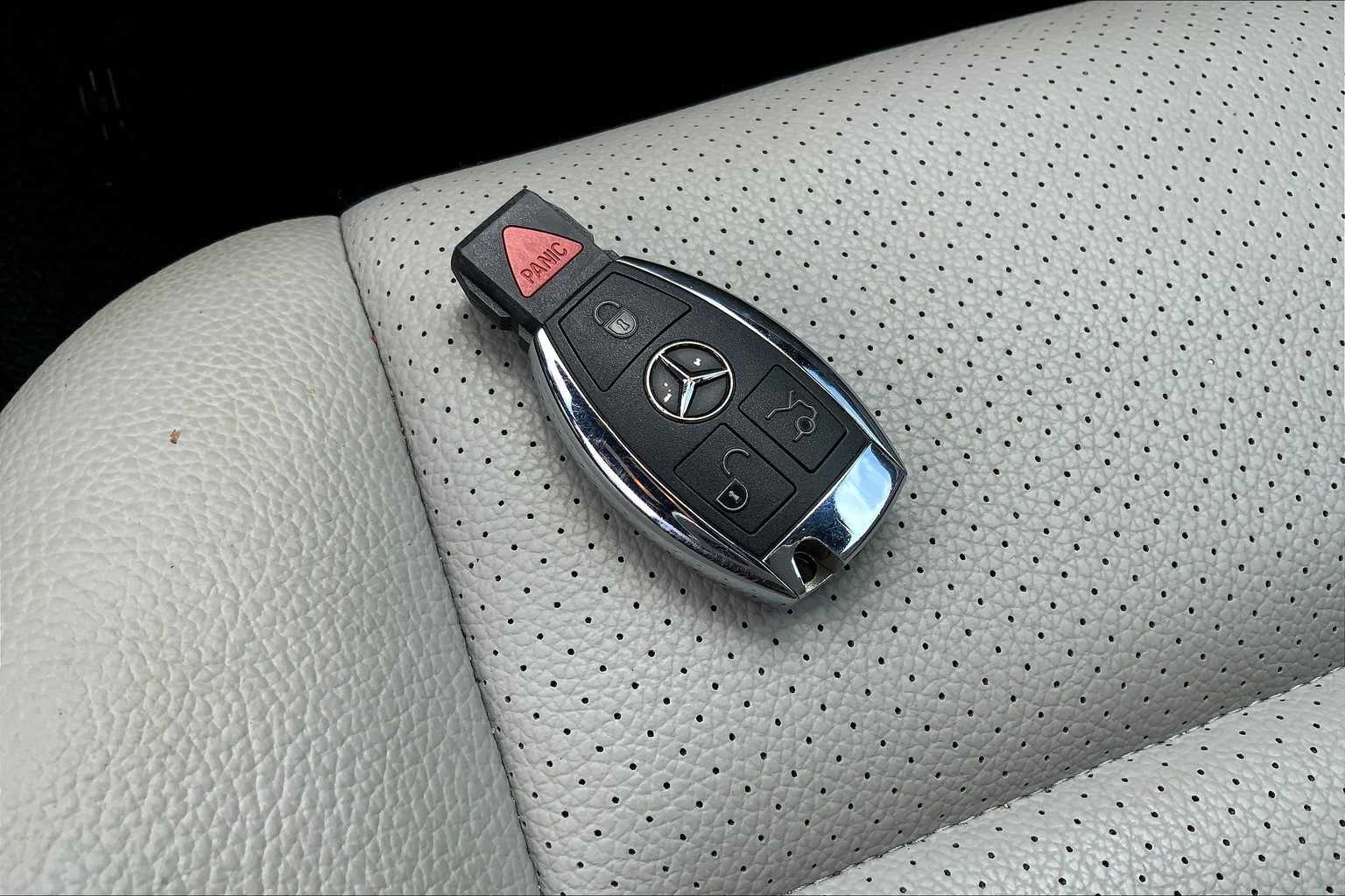 Thumbnail: 2012 Mercedes-Benz C-Class - 19