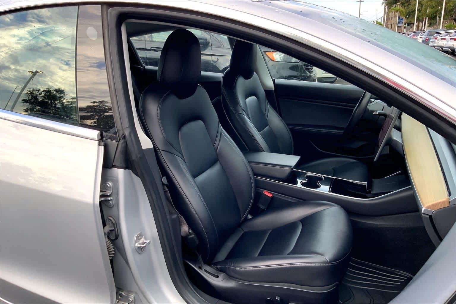 Thumbnail: 2018 Tesla Model 3 - 13