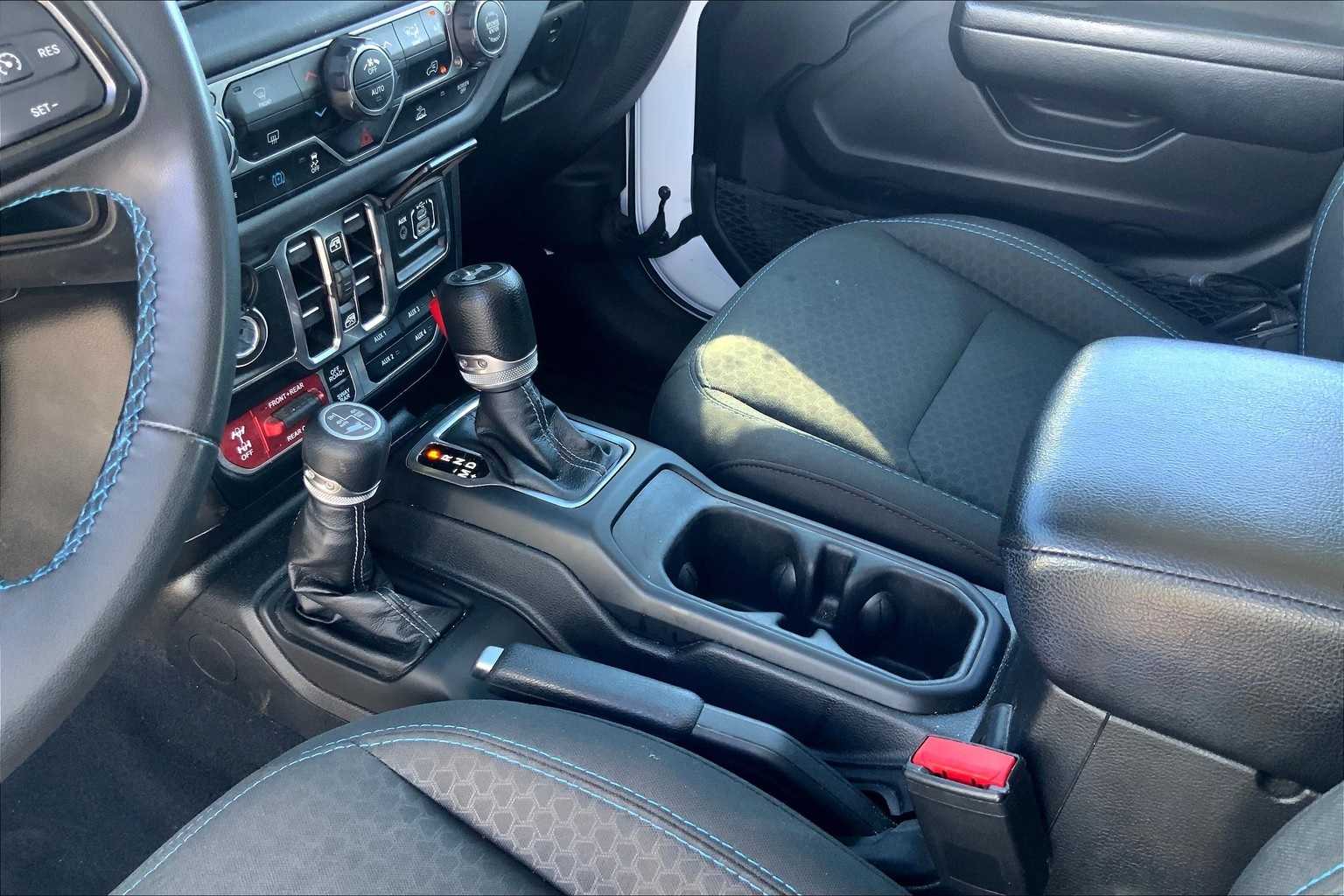 Thumbnail: 2024 Jeep Wrangler - 16