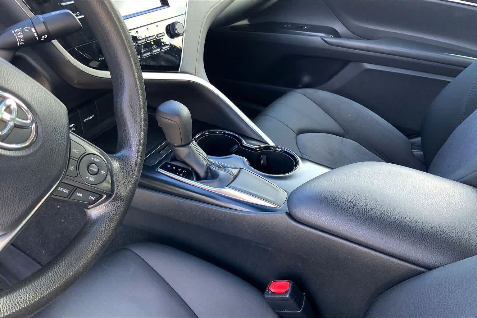 Thumbnail: 2018 Toyota Camry - 16