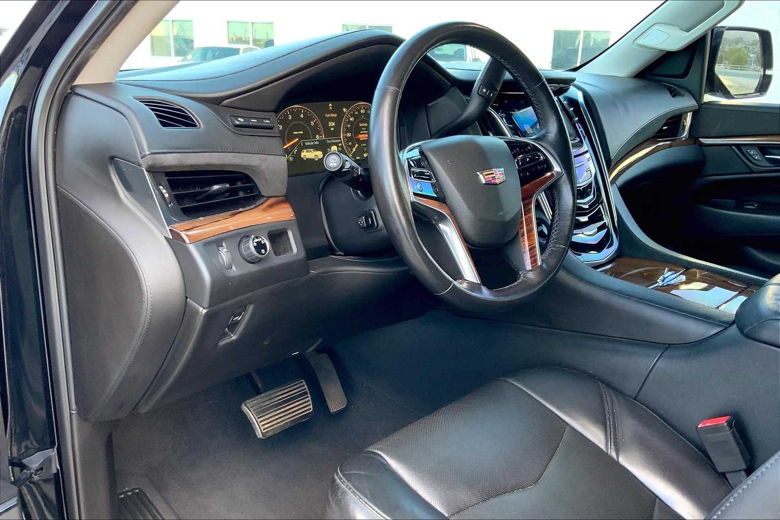 Thumbnail: 2015 Cadillac Escalade - 2