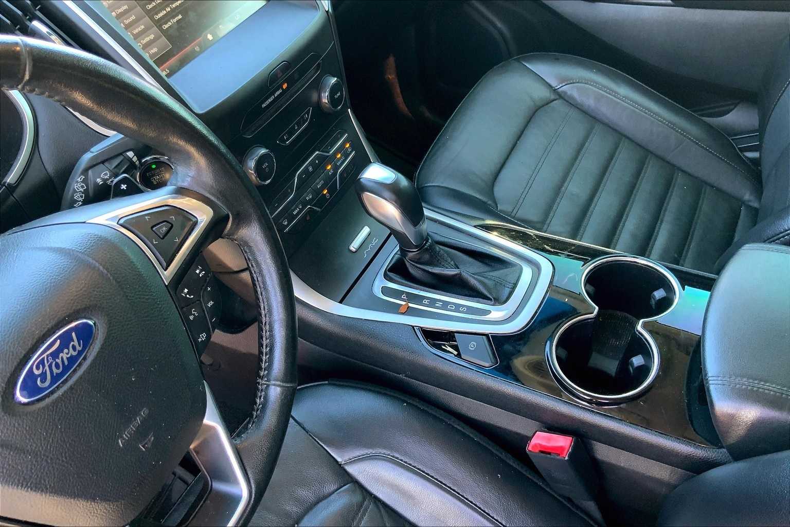 Thumbnail: 2015 Ford Edge - 16
