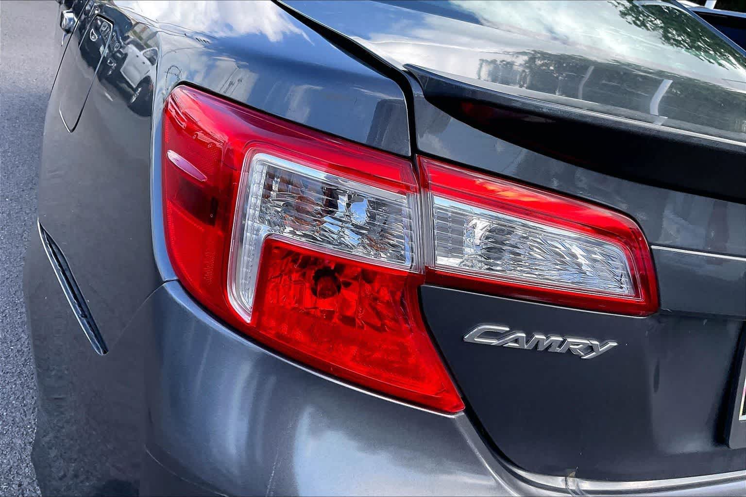 Thumbnail: 2012 Toyota Camry - 32