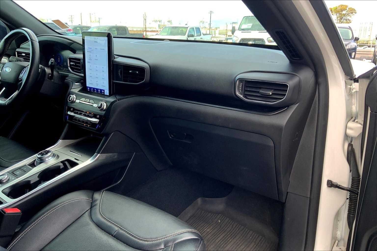 Thumbnail: 2020 Ford Explorer - 23