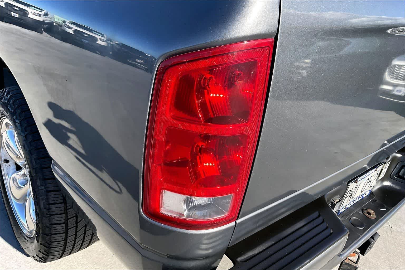 Thumbnail: 2003 Dodge Ram 1500 - 32