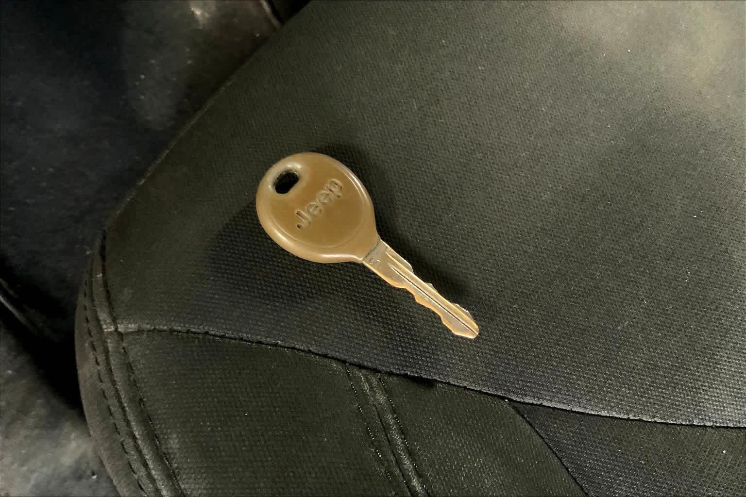 Thumbnail: 2015 Jeep Wrangler - 19